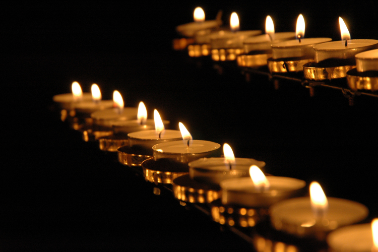 Nemzetközi Gyertyagyújtási Akcióhoz csatlakozik Dunaújváros