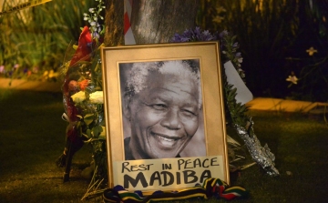 Mandela halála: kihunyt egy erős fény a világban