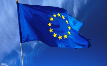 Az Európai Unió 14 ország számára nyitja meg külső határait