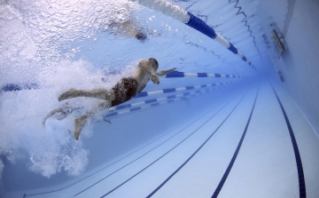 Folytatódik az úszószövetségi vita -új elnökséget kérnek az úszók