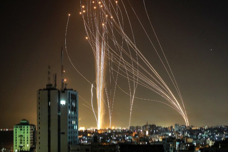 Rakétaeső zúdult Izrael déli és középső részére a Gázai övezetből szombat reggel