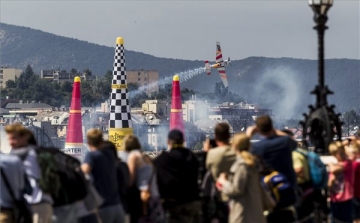 Red Bull Air Race - A tervek szerint rendeznék meg a vasárnapi programokat
