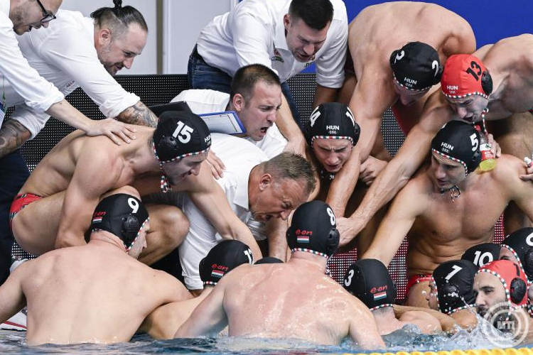 Vizes vb - A címvédő horvátokat kiütve elődöntős a férfi vízilabda-válogatott