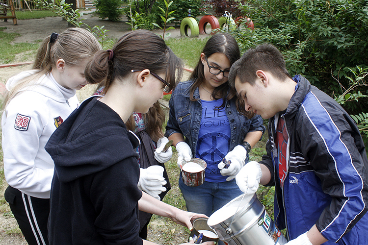 Színt kap a Gagarin téri óvoda kerítése