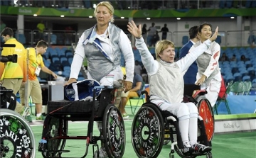 Paralimpia 2016 - Ezüstérmes a női tőrcsapat