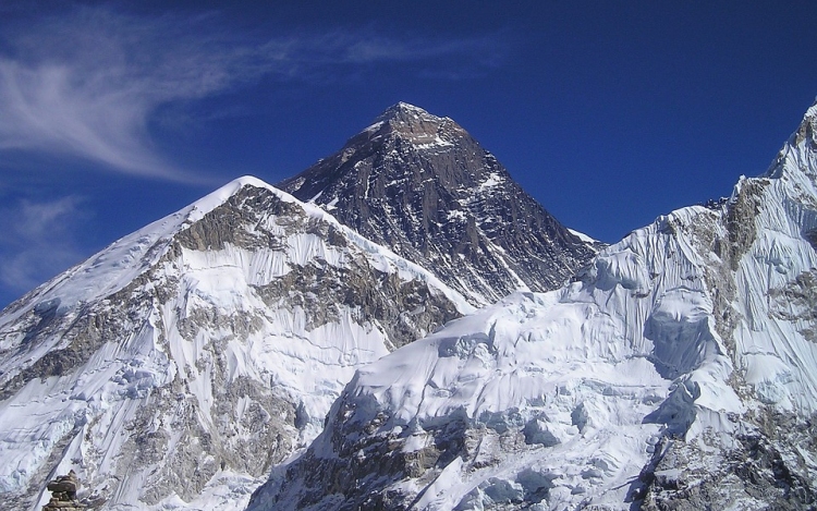 Újabb négy ember vesztette életét Mount Everesten