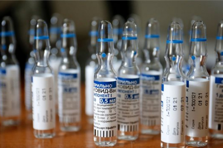 Putyin: meg kell teremteni a vakcinák kölcsönös elismerésének mechanizmusát