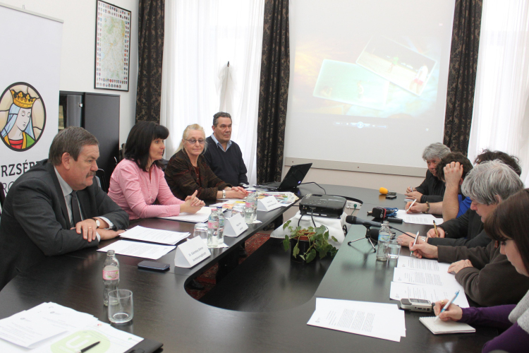 Erzsébet egyre többeknek kell