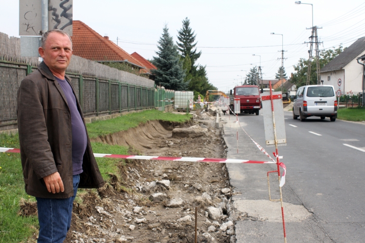 Újtelepen is él a járdaépítési program 