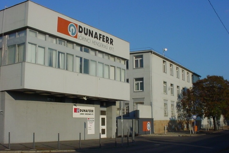 Dunaferr: megkezdődött a csoportos létszámleépítés a Lőrinci Meleghengerműben