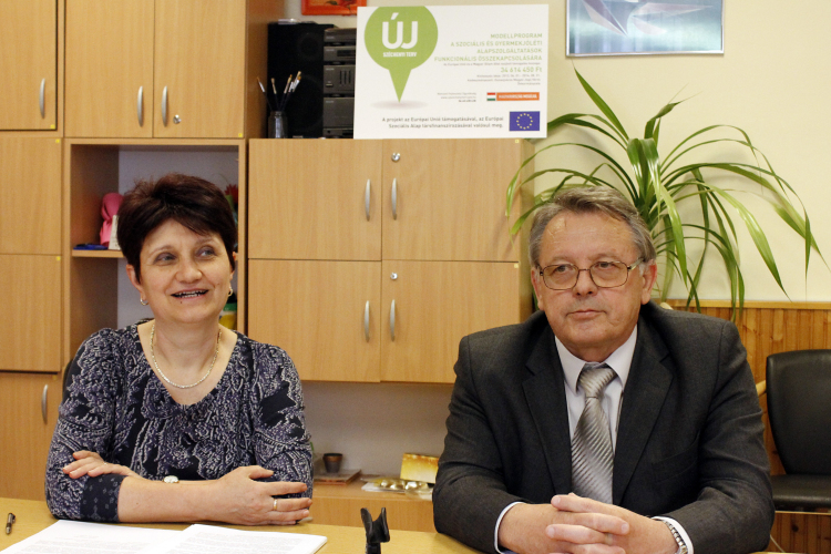 A segítőket is segítik