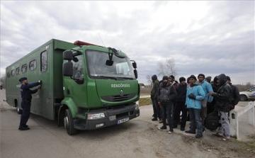 Illegális bevándorlás – egyre több a rongáló határsértő a magyar határnál
