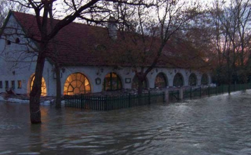 Vízben áll az Alsó-Dunapart