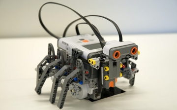Magyar döntő: kincskereső Lego-robotok is versenyeznek