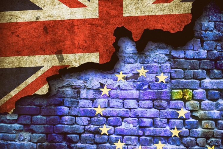 Tízezrek folyamodtak letelepedési engedélyért a Brexit miatt Nagy-Britanniában