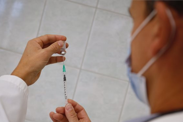 Keddtől 9 hónapig lesz érvényes az uniós védettségi igazolvány