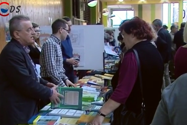 Könyvbörze pedagógusoknak - DSTV