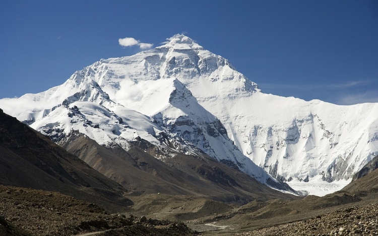 A tavaszi szezonban 346 hegymászó próbálkozik a Mount Everest meghódításával