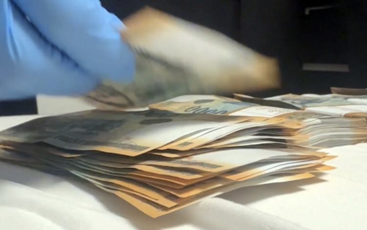 BEJELENTETT MUNKAHELY NÉLKÜL, CSALÁSOKBÓL TARTOTTA FENN MAGÁT 