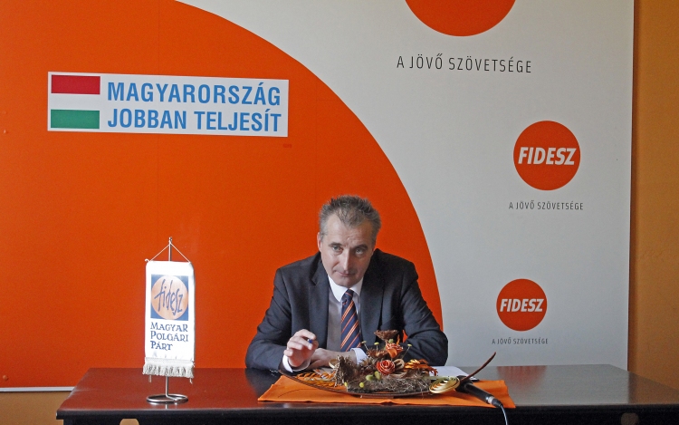 Fidesz: Bajnai Gordon adóemelést akar