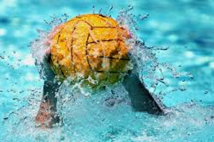 Nemzetközi torna az uszodában