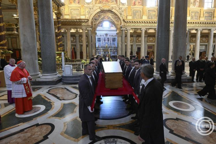 Ferenc pápa búcsúztatása - Végső nyughelyére helyezték a katolikus egyházfőt